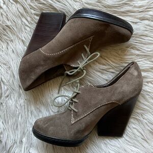 Anthropologie Levity Sahara Brown Suede Leather Oxford Thick Heel Booties Size 8